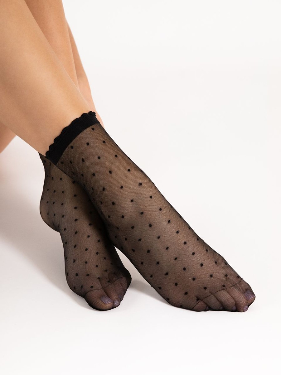 Fiore | Fiore Feinsockchen Mit Klassischen Punktchen Und Einem Bezaubernden Ruschenrand Von Fiore